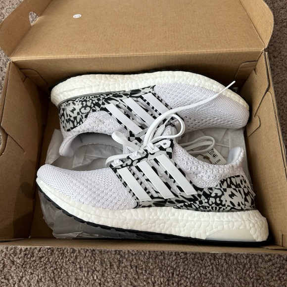 adidas Shoes - Adidas Ultraboost 5.0 DNA